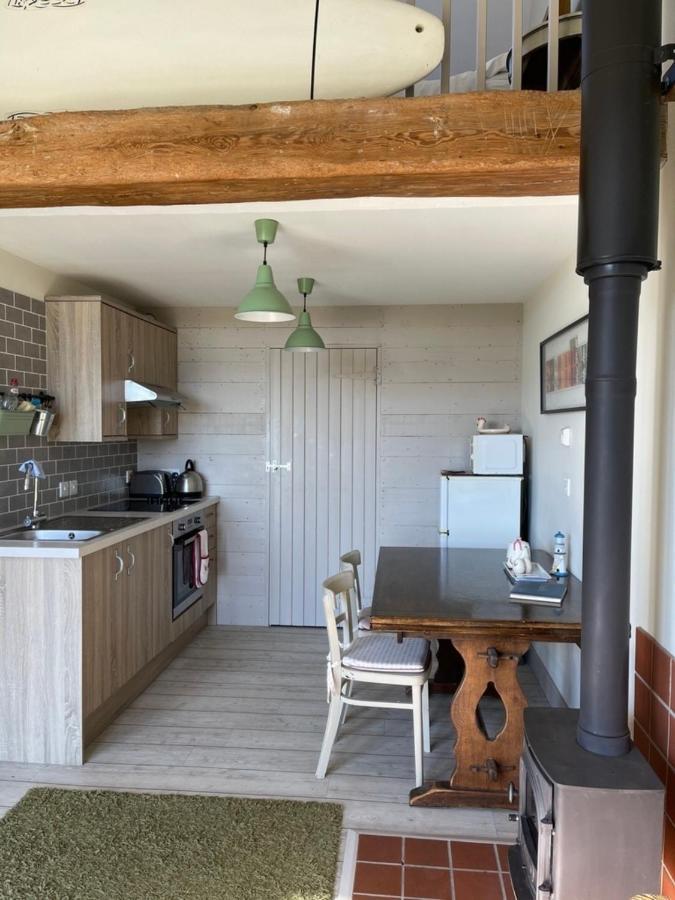 Bike Shed - Beautiful 1-Bed Cottage In Shorwell エクステリア 写真
