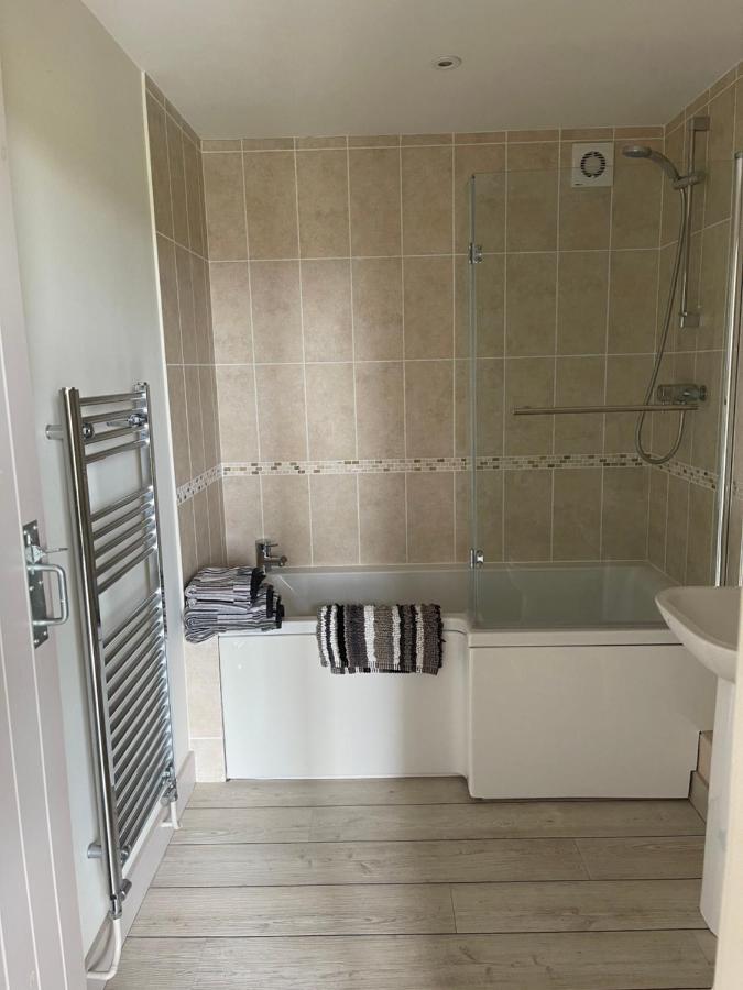 Bike Shed - Beautiful 1-Bed Cottage In Shorwell エクステリア 写真